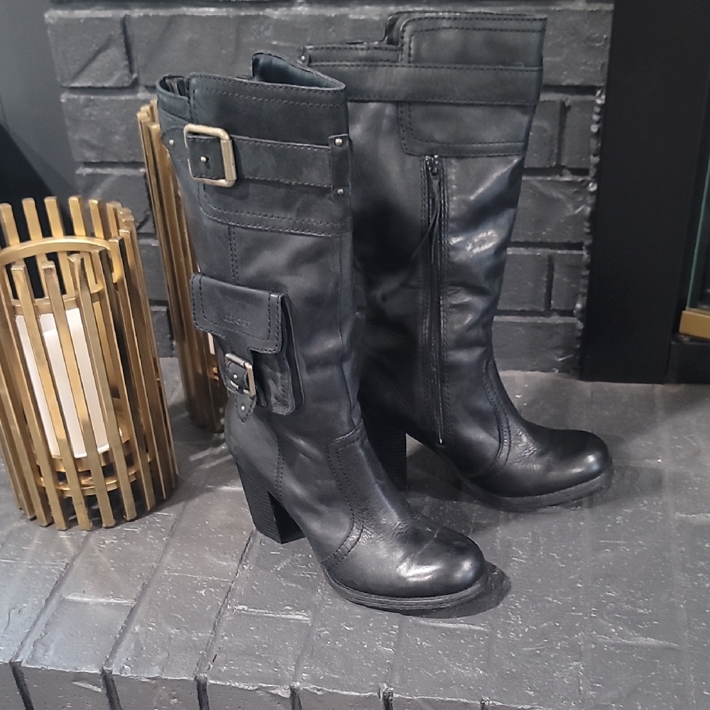 Report Black Heeled Boots with Buckle Detail